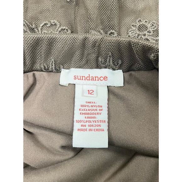 Elegant Gray Lace Skirt - Picture 3 of 3